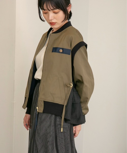 Eimee Law(エイミーロウ)の「バックフリルミリタリーベストブルゾン(ブルゾン・レディース・ブラック/ベージュ/カーキ・38)」の6枚目の写真
