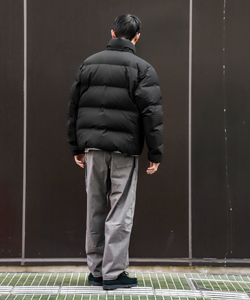 DESCENTE ALLTERRAIN(デサント オルテライン)の「【ALLTERRAIN/オルテライン】別注 水沢ダウン "ビッグスタンドマウンテニア"(ダウンジャケット/コート・メンズ・ブラック・MEDIUM/LARGE/X-LARGE)」の4枚目の写真