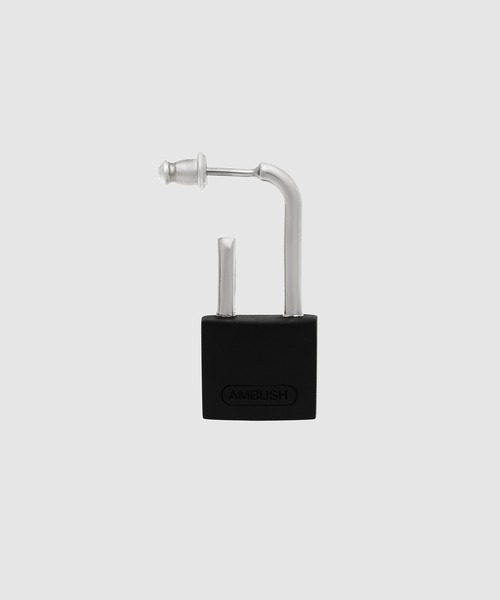 AMBUSH（アンブッシュ）の「SMALL PADLOCK EARRING（ピアス（片耳用）・メンズ・シルバー/ブラック/オレンジ・ONE SIZE）」の2枚目の写真