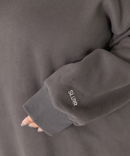 SLURR（スラ―）の「[大きいサイズ]ウラキモウボリュームスリーブチュニック（スウェット・レディース・モカ/チャコールグレー/アイボリー/ミント・L）」の13枚目の写真