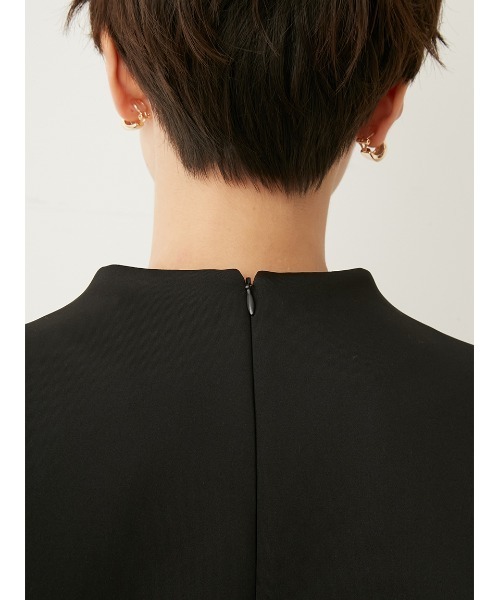emmi（エミ）の「【emmi atelier】金子綾 ダンボールクロップド