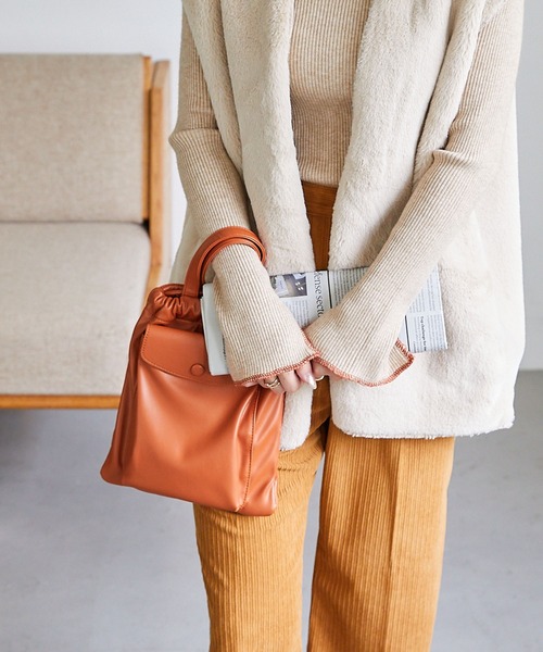 Chaco closet(チャコ クローゼット)の「スマホポケット付き巾着ショルダーバッグ(ショルダーバッグ・レディース・オレンジ/ブラック/パープル/ピンク/アイボリー/グリーン・FREE)」の16枚目の写真