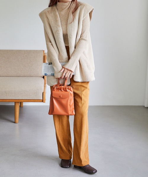 Chaco closet(チャコ クローゼット)の「スマホポケット付き巾着ショルダーバッグ(ショルダーバッグ・レディース・オレンジ/ブラック/パープル/ピンク/アイボリー/グリーン・FREE)」の18枚目の写真