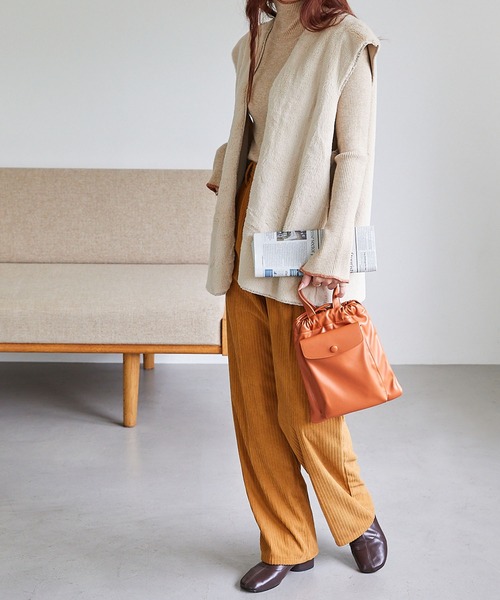 Chaco closet(チャコ クローゼット)の「スマホポケット付き巾着ショルダーバッグ(ショルダーバッグ・レディース・オレンジ/ブラック/パープル/ピンク/アイボリー/グリーン・FREE)」の19枚目の写真