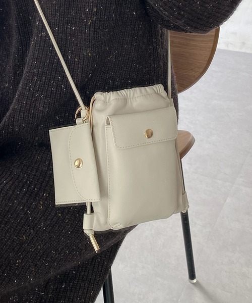 DouDou（ドゥドゥ）の「巾着スマホショルダー（ショルダーバッグ・レディース・アイボリー/ブラック/ベージュ・FREE）」の6枚目の写真