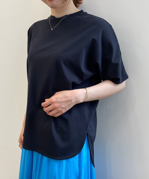 UNFILO(アンフィーロ)の「【新色追加!/接触冷感】マイビューティ フォルムTシャツ(Tシャツ/カットソー・レディース・ライトイエロー系/ネイビー系2/ベージュ系2/ホワイト系2/ブラック系/黄土色系・X-LARGE)」の6枚目の写真