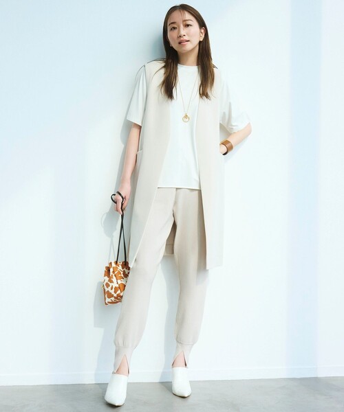 UNFILO(アンフィーロ)の「【新色追加!/接触冷感】マイビューティ フォルムTシャツ(Tシャツ/カットソー・レディース・ライトイエロー系/ネイビー系2/ベージュ系2/ホワイト系2/ブラック系/黄土色系・X-LARGE)」の16枚目の写真