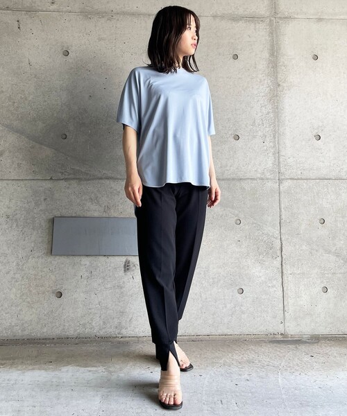 UNFILO(アンフィーロ)の「【新色追加!/接触冷感】マイビューティ フォルムTシャツ(Tシャツ/カットソー・レディース・ライトイエロー系/ネイビー系2/ベージュ系2/ホワイト系2/ブラック系/黄土色系・X-LARGE)」の21枚目の写真