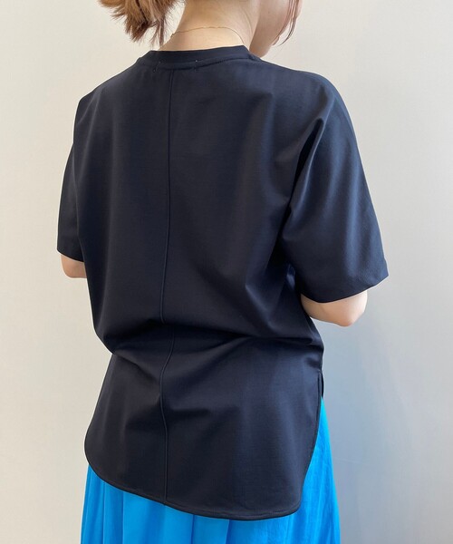 UNFILO(アンフィーロ)の「【新色追加!/接触冷感】マイビューティ フォルムTシャツ(Tシャツ/カットソー・レディース・ライトイエロー系/ネイビー系2/ベージュ系2/ホワイト系2/ブラック系/黄土色系・X-LARGE)」の15枚目の写真