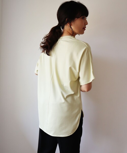 UNFILO(アンフィーロ)の「【新色追加!/接触冷感】マイビューティ フォルムTシャツ(Tシャツ/カットソー・レディース・ライトイエロー系/ネイビー系2/ベージュ系2/ホワイト系2/ブラック系/黄土色系・X-LARGE)」の13枚目の写真