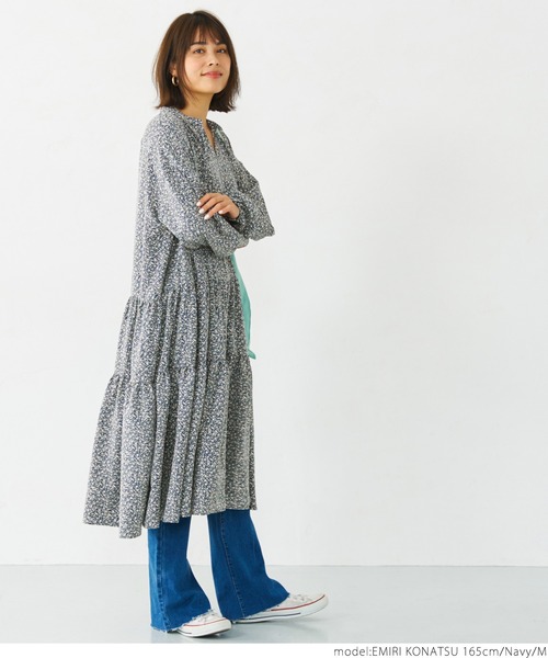 coca(coca)(コカ)の「花柄ティアードワンピース(ワンピース・レディース・ネイビー/ブラック・M/L)」の13枚目の写真