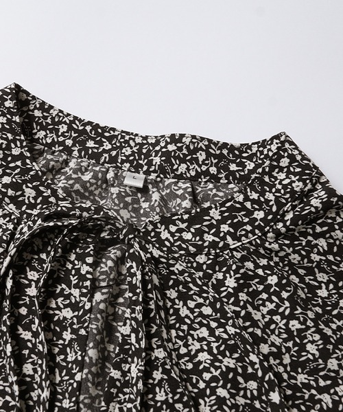 coca(coca)(コカ)の「花柄ティアードワンピース(ワンピース・レディース・ネイビー/ブラック・M/L)」の20枚目の写真