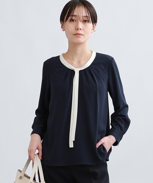 INDIVI（インディヴィ）の「◆【洗える/UV/吸水速乾】ボウタイブラウス（シャツ/ブラウス・レディース・ネイビー/オフホワイト/黄緑系6/サックスブルー系5・40/38/36/03/05/12/15 /13/19）」の3枚目の写真