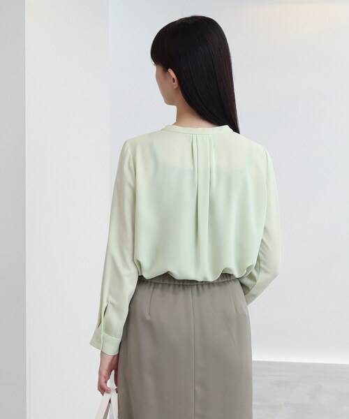 INDIVI（インディヴィ）の「◆【洗える/UV/吸水速乾】ボウタイブラウス（シャツ/ブラウス・レディース・ネイビー/オフホワイト/黄緑系6/サックスブルー系5・40/38/36/03/05/12/15 /13/19）」の6枚目の写真