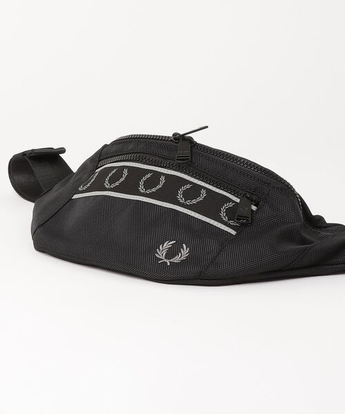 FRED PERRY（フレッドペリー）の「Contrast Tape Crossbody Bag（ボディバッグ/ウエストポーチ）」 WEAR