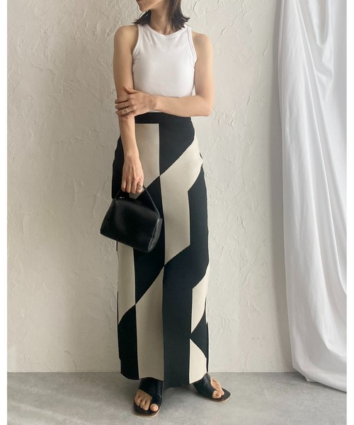 She's Closet(シーズクローゼット)の「ジャガード柄幾何学ハイウエストスリットニットロングタイトナロースカート(スカート・レディース・グリーン/ブラック/グレー/ベージュ/チャコール・FREE)」の11枚目の写真