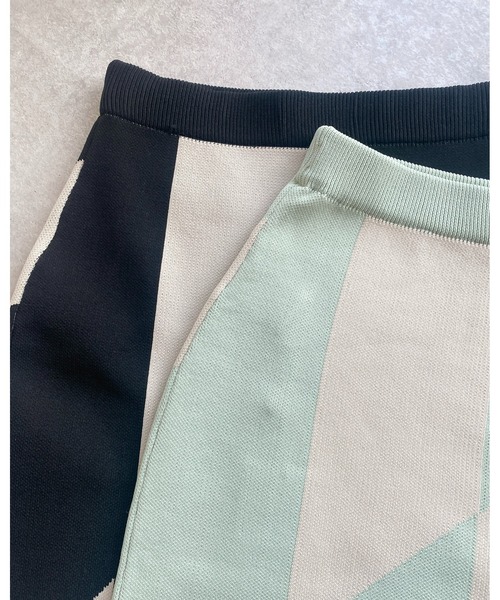 She's Closet(シーズクローゼット)の「ジャガード柄幾何学ハイウエストスリットニットロングタイトナロースカート(スカート・レディース・グリーン/ブラック/グレー/ベージュ/チャコール・FREE)」の16枚目の写真