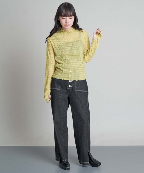 A de a.v.v(アードアー・ヴェ・ヴェ)の「シャーリングシアーハイネックプルオーバー(Tシャツ/カットソー・レディース・ブラック/ホワイト/イエロー・39)」の6枚目の写真