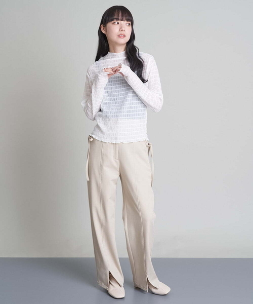 A de a.v.v(アードアー・ヴェ・ヴェ)の「シャーリングシアーハイネックプルオーバー(Tシャツ/カットソー・レディース・ブラック/ホワイト/イエロー・39)」の11枚目の写真