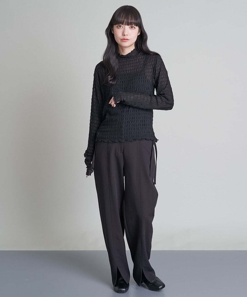 A de a.v.v(アードアー・ヴェ・ヴェ)の「シャーリングシアーハイネックプルオーバー(Tシャツ/カットソー・レディース・ブラック/ホワイト/イエロー・39)」の17枚目の写真