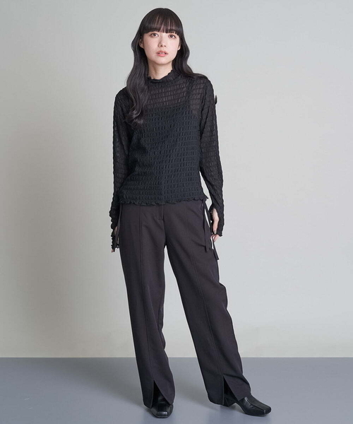 A de a.v.v(アードアー・ヴェ・ヴェ)の「シャーリングシアーハイネックプルオーバー(Tシャツ/カットソー・レディース・ブラック/ホワイト/イエロー・39)」の10枚目の写真