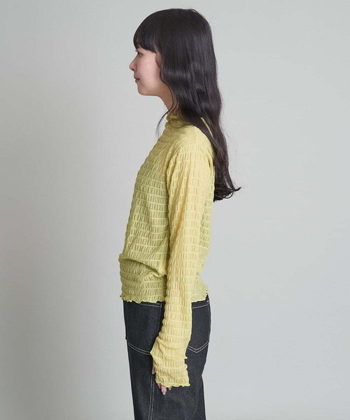 A de a.v.v(アードアー・ヴェ・ヴェ)の「シャーリングシアーハイネックプルオーバー(Tシャツ/カットソー・レディース・ブラック/ホワイト/イエロー・39)」の12枚目の写真