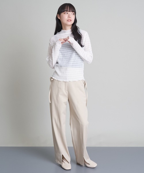 A de a.v.v(アードアー・ヴェ・ヴェ)の「シャーリングシアーハイネックプルオーバー(Tシャツ/カットソー・レディース・ブラック/ホワイト/イエロー・39)」の22枚目の写真