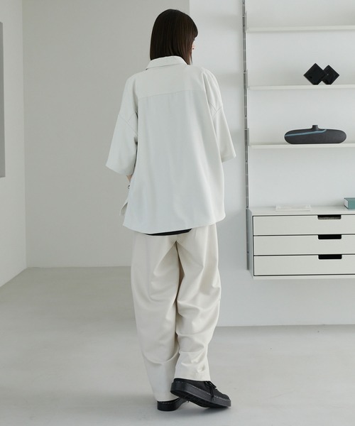 Alfred Alex（アルフレッドアレックス）の「ドレープトロミルーズシャツ オーバーサイズ/ビッグシルエット メンズ（シャツ/ブラウス・メンズ・レッド系/ライラック/ブルーグレー/アイボリー/ダークグレー/ブラック/ライトグレー・M/L）」の12枚目の写真