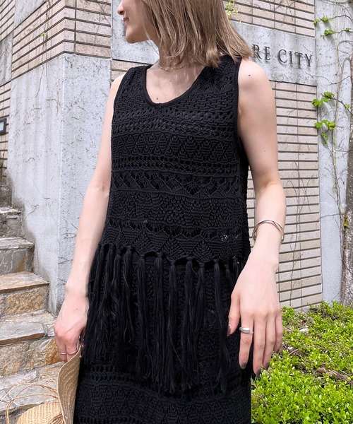 SPIRALGIRL（スパイラルガール）の「クロシェフリンジトップス（ニット/セーター・レディース・ブラウン/ホワイト/ブラック・FREE）」の5枚目の写真