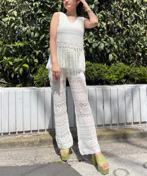 SPIRALGIRL（スパイラルガール）の「クロシェフリンジトップス（ニット/セーター・レディース・ブラウン/ホワイト/ブラック・FREE）」の17枚目の写真