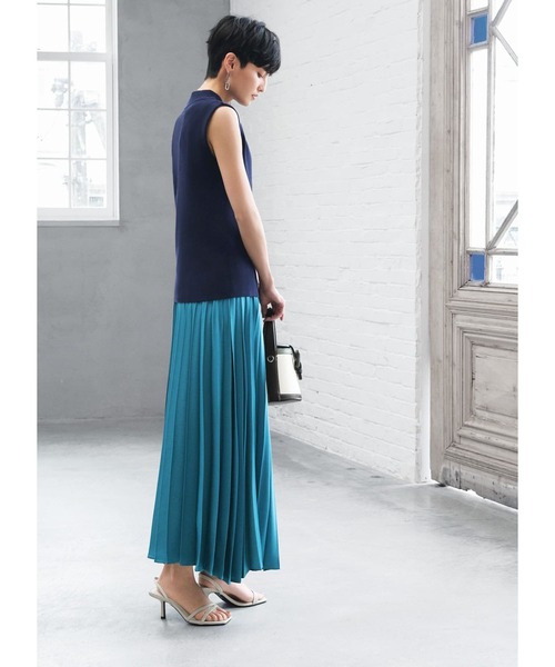 STYLE DELI（スタイルデリ）の「【LUXE】ソウバリハイネックノースリトップス（ニット/セーター・レディース・ブルー系/ネイビー/ホワイト/グレイッシュベージュ/ブラック・MEDIUM）」の21枚目の写真