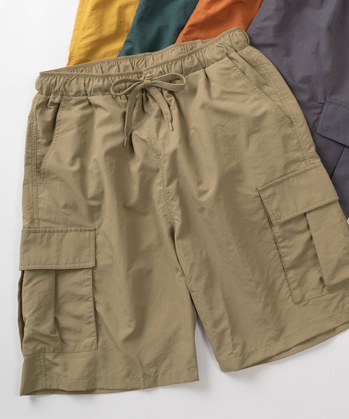 make a ray!(メイク ア レイ!)の「ワイドシルエット ナイロン無地カーゴショーツ /8色展開/ショートパンツ/バギーショーツ/水陸両用(その他パンツ・メンズ・ブラック/パープル/ベージュ/マスタード/グリーン/オリーブ/オレンジ/チャコールグレー・M/L/XL)」の4枚目の写真