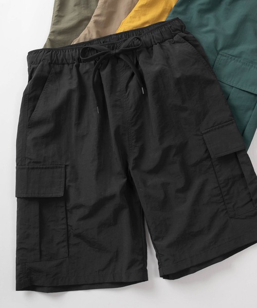 make a ray!(メイク ア レイ!)の「ワイドシルエット ナイロン無地カーゴショーツ /8色展開/ショートパンツ/バギーショーツ/水陸両用(その他パンツ・メンズ・ブラック/パープル/ベージュ/マスタード/グリーン/オリーブ/オレンジ/チャコールグレー・M/L/XL)」の2枚目の写真