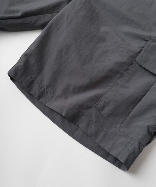 make a ray!(メイク ア レイ!)の「ワイドシルエット ナイロン無地カーゴショーツ /8色展開/ショートパンツ/バギーショーツ/水陸両用(その他パンツ・メンズ・ブラック/パープル/ベージュ/マスタード/グリーン/オリーブ/オレンジ/チャコールグレー・M/L/XL)」の14枚目の写真