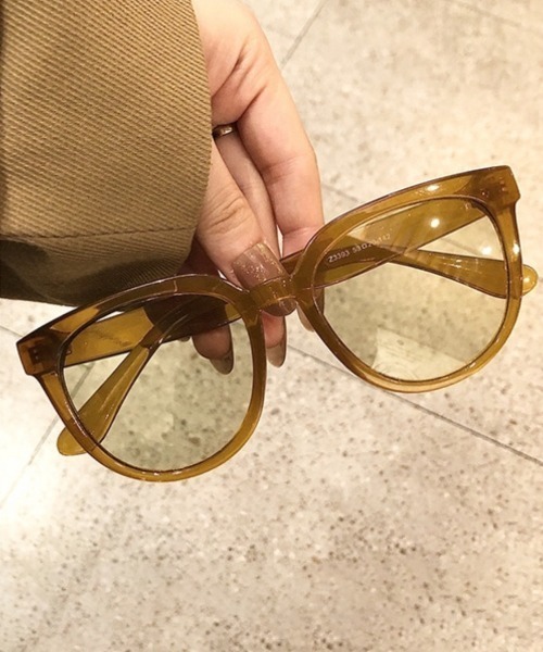 Ritzy(リッツィー)の「ボストン型サングラス(サングラス・レディース・ブラック/ホワイト/ブラウン/レッド/ベージュ系/ダークベージュ/ベージュ・FREE)」の6枚目の写真