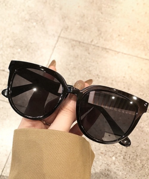 Ritzy(リッツィー)の「ボストン型サングラス(サングラス・レディース・ブラック/ホワイト/ブラウン/レッド/ベージュ系/ダークベージュ/ベージュ・FREE)」の1枚目の写真