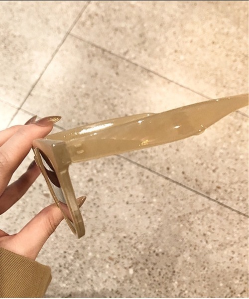 Ritzy(リッツィー)の「ボストン型サングラス(サングラス・レディース・ブラック/ホワイト/ブラウン/レッド/ベージュ系/ダークベージュ/ベージュ・FREE)」の8枚目の写真