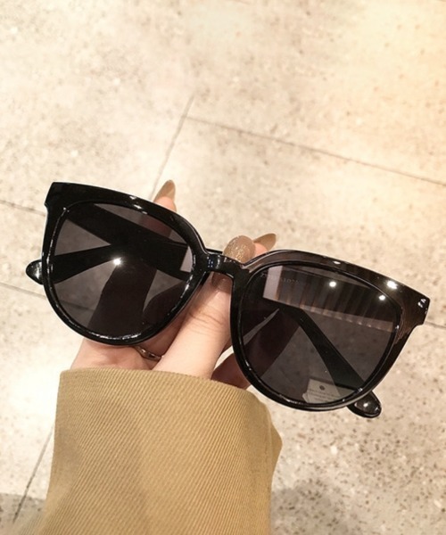 Ritzy(リッツィー)の「ボストン型サングラス(サングラス・レディース・ブラック/ホワイト/ブラウン/レッド/ベージュ系/ダークベージュ/ベージュ・FREE)」の12枚目の写真