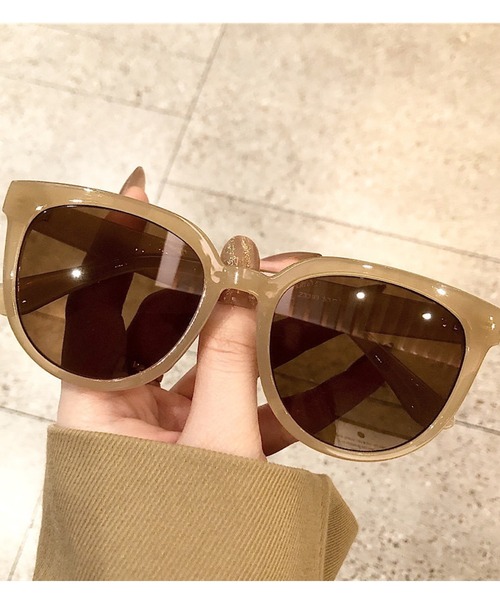 Ritzy(リッツィー)の「ボストン型サングラス(サングラス・レディース・ブラック/ホワイト/ブラウン/レッド/ベージュ系/ダークベージュ/ベージュ・FREE)」の10枚目の写真