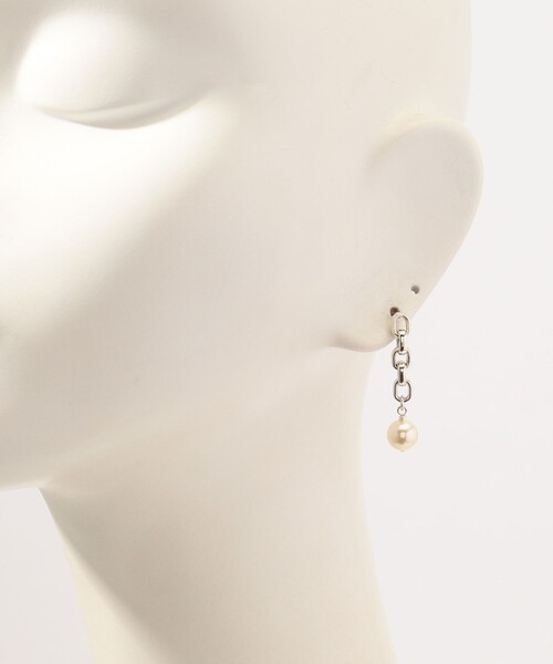 PHILIPPE AUDIBERT(フィリップ オーディベール)の「PHILIPPE AUDIBERT パール×チェーンピアス(ピアス(両耳用)・レディース・シルバー系その他・FREE)」の3枚目の写真