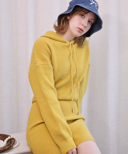 Jasmine Grandiflorum(ジャスミングランディフローラム)の「【Jasmine】ハイウエストフーデットニットワンピース (AW)(ワンピース・レディース・ホワイト/ブラック/グレー/レッド/マスタード・FREE)」の5枚目の写真