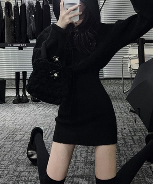 Jasmine Grandiflorum(ジャスミングランディフローラム)の「【Jasmine】ハイウエストフーデットニットワンピース (AW)(ワンピース・レディース・ホワイト/ブラック/グレー/レッド/マスタード・FREE)」の3枚目の写真