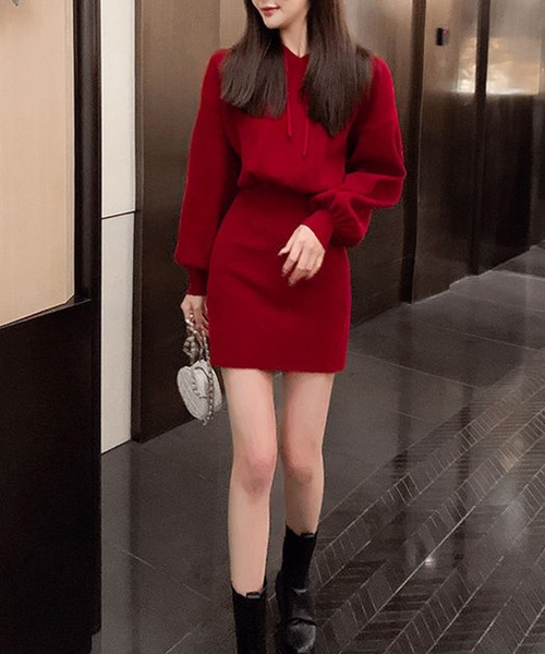 Jasmine Grandiflorum(ジャスミングランディフローラム)の「【Jasmine】ハイウエストフーデットニットワンピース (AW)(ワンピース・レディース・ホワイト/ブラック/グレー/レッド/マスタード・FREE)」の18枚目の写真