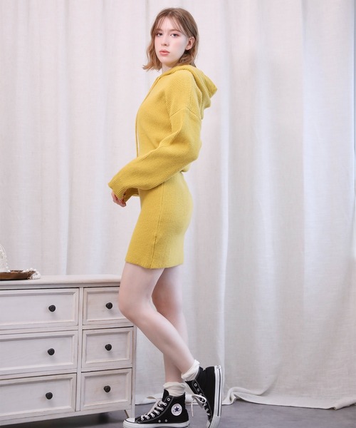 Jasmine Grandiflorum(ジャスミングランディフローラム)の「【Jasmine】ハイウエストフーデットニットワンピース (AW)(ワンピース・レディース・ホワイト/ブラック/グレー/レッド/マスタード・FREE)」の22枚目の写真