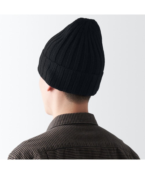 無印良品（ムジルシリョウヒン）の「チクチクをおさえた　リブ編み　ワッチ（ニットキャップ/ビーニー・レディース・ベージュ系1/グレー/ダークブラウン系/スモーキーグリーン系/イエロー系2/ブラック/レッド・55-59cm）」の11枚目の写真