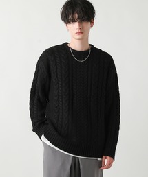 セミワイドシルエットケーブル編みクルーネックニット