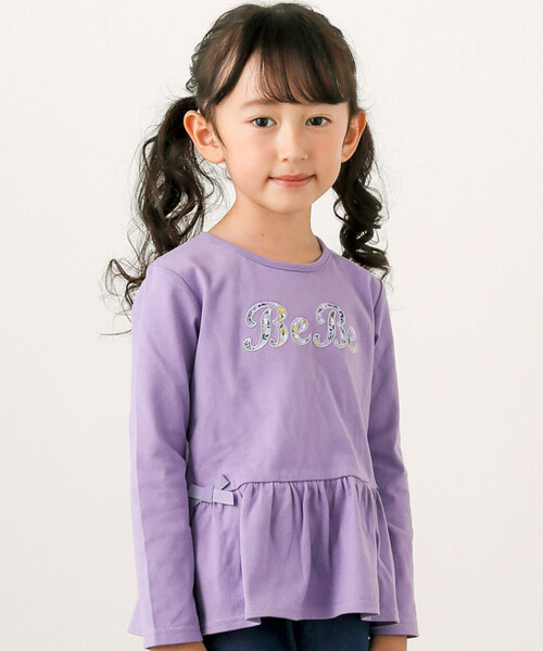 BeBe（ベベ）の「ロゴパッチ刺繍Tシャツ(80~150cm)（Tシャツ/カットソー・キッズ・パープル/ネイビー・100cm/120cm/110cm/90cm/130cm/150cm/140cm）」の2枚目の写真