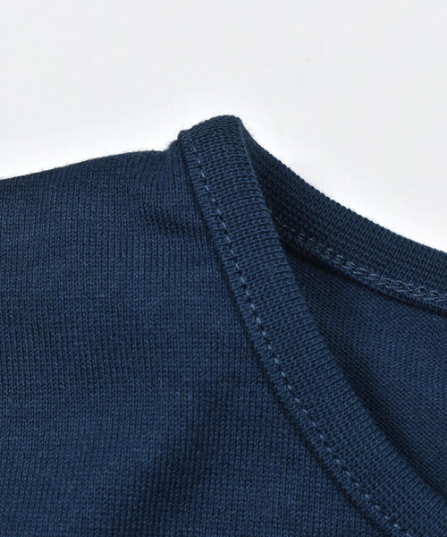 BeBe（ベベ）の「ロゴパッチ刺繍Tシャツ(80~150cm)（Tシャツ/カットソー・キッズ・パープル/ネイビー・100cm/120cm/110cm/90cm/130cm/150cm/140cm）」の8枚目の写真