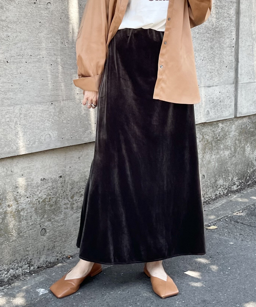 abahouse mavie(アバハウスマヴィ)の「ベロア&プリントマーメイドスカート(スカート・レディース・ダークオレンジ/チャコールグレー/ブラック/ブラウン・フリー)」の3枚目の写真