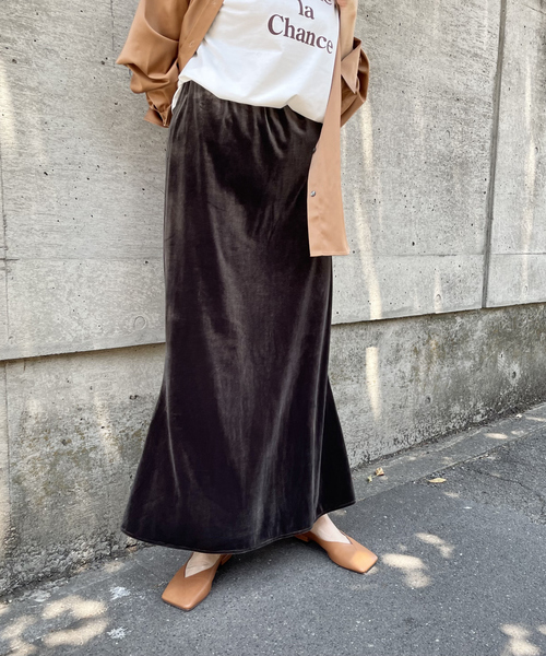 abahouse mavie(アバハウスマヴィ)の「ベロア&プリントマーメイドスカート(スカート・レディース・ダークオレンジ/チャコールグレー/ブラック/ブラウン・フリー)」の9枚目の写真